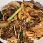 Lac Vien Restaurant - M6. Stir fried rice noodles with choice of (beef/chicken/tofu) & green onions